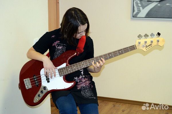 Научим играть на бас гитаре за месяц