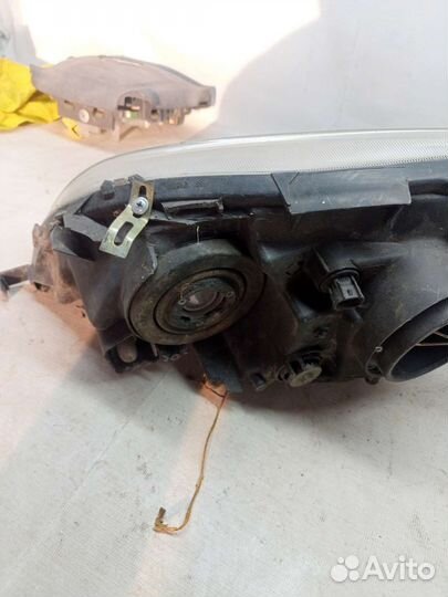 Фара передняя правая Toyota Caldina 210