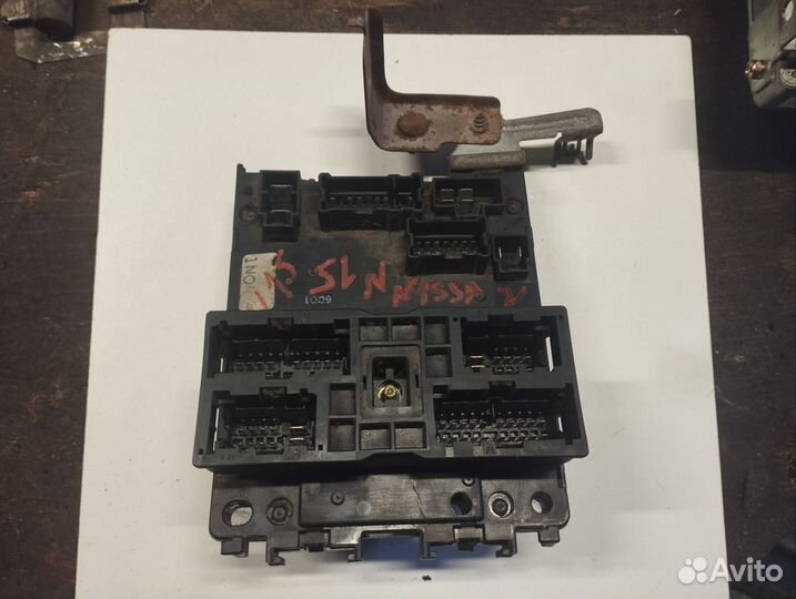 Блок предохранителей салона Nissan almera n15