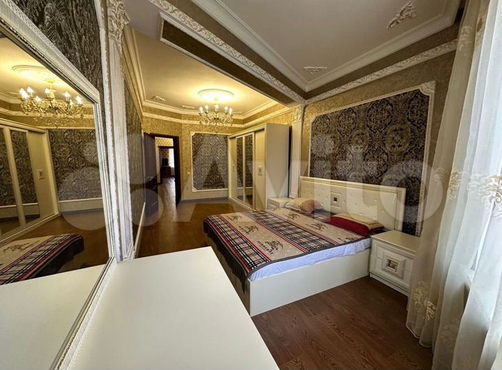 4-к. квартира, 125 м², 2/4 эт.