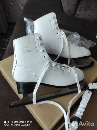 Коньки фигурные Larsen Nika, новые