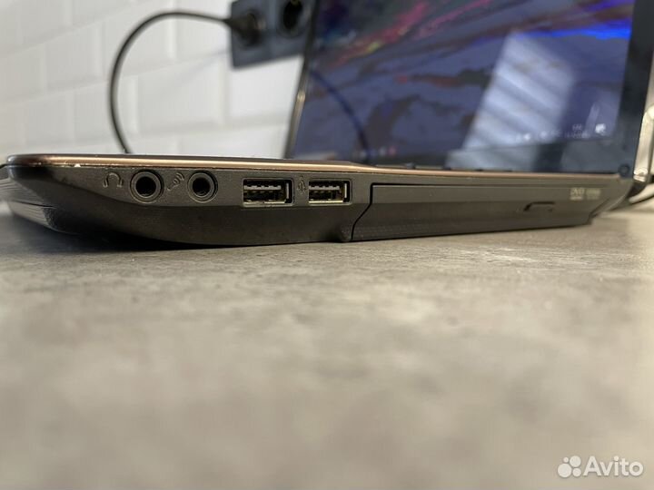 Ноутбук Asus на i5