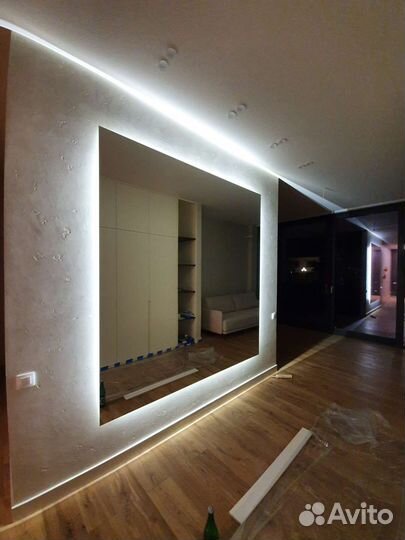 Зеркало с подсветкой в 220х210 см