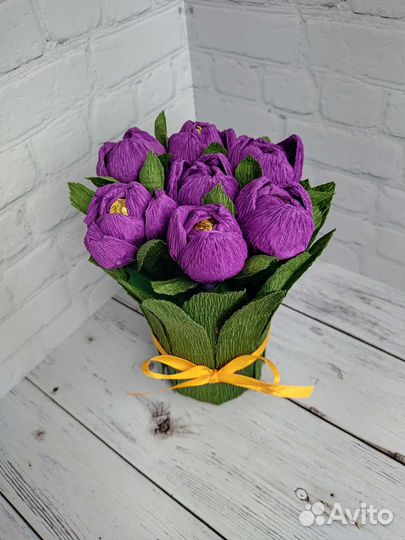 Цветы с конфетами в подарок девушке