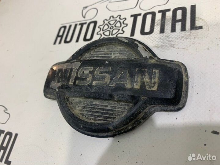 Эмблема передняя Nissan X-Trail T30 QR20DE 2004