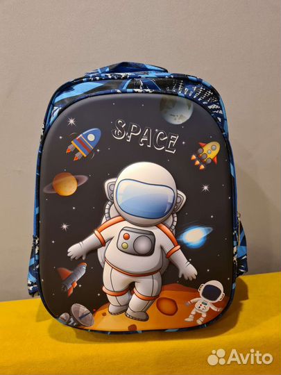 Школьный 3D рюкзак для мальчиков с космонавтом