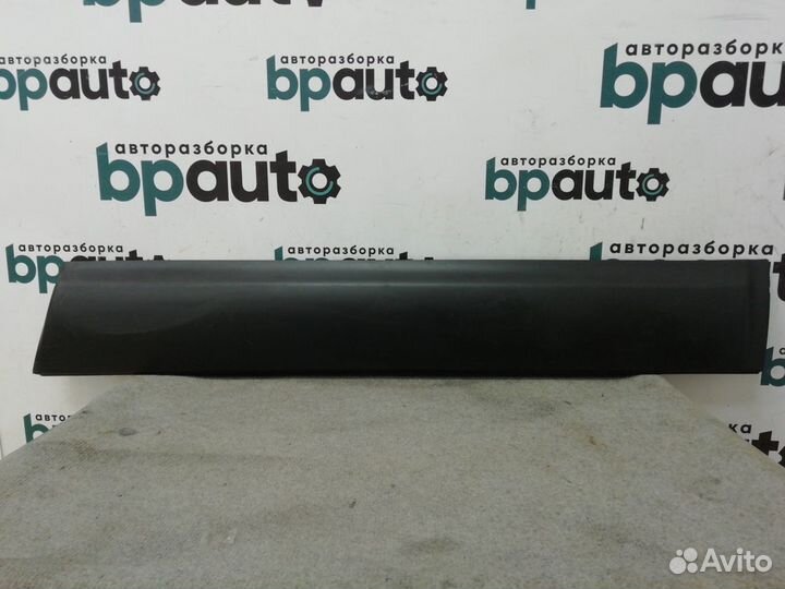 Накладка передней правой двери 80870-JD00A Nissan