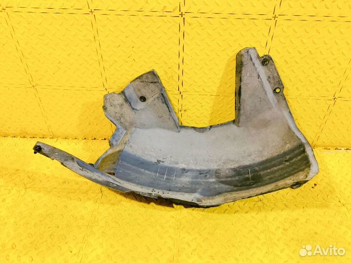 Подкрылок задний левый Mercedes C-Class W202