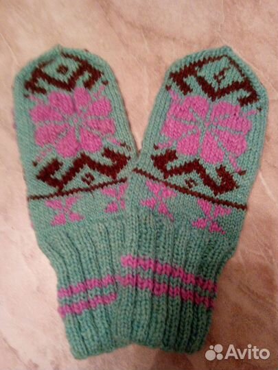 Варежки с орнаментом