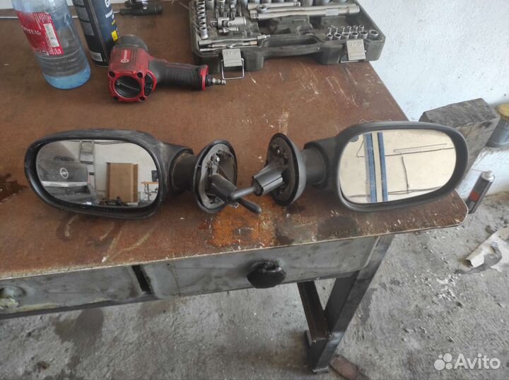 Зеркало Рено логан