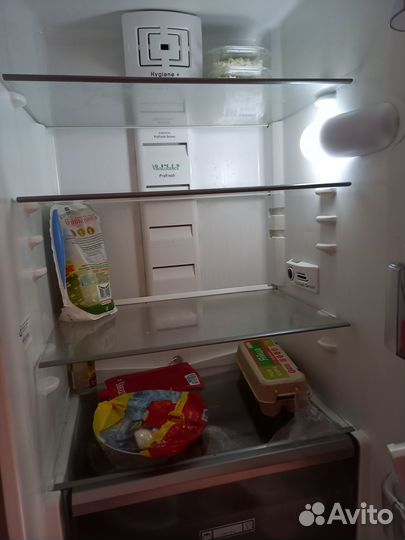 Холодильник двух камерный
