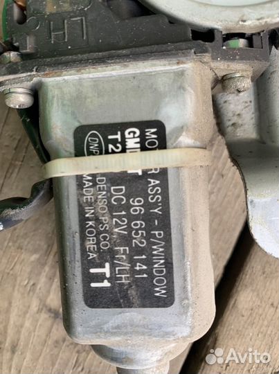 Стеклоподъемник Авео т250 передний левый разборка