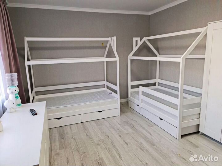 Детская кровать с бортиком