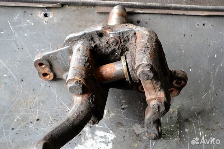 Поворотный кулак переднего моста, левый mercedes-b