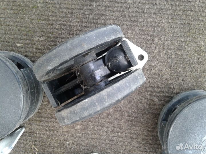 Колесики 4 шт.от мебели 360 градусов вращение