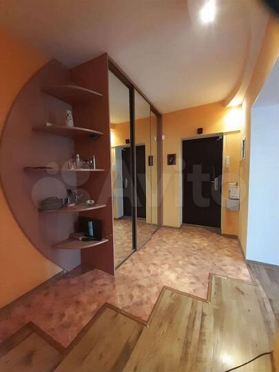 3-к. квартира, 103 м², 3/7 эт.