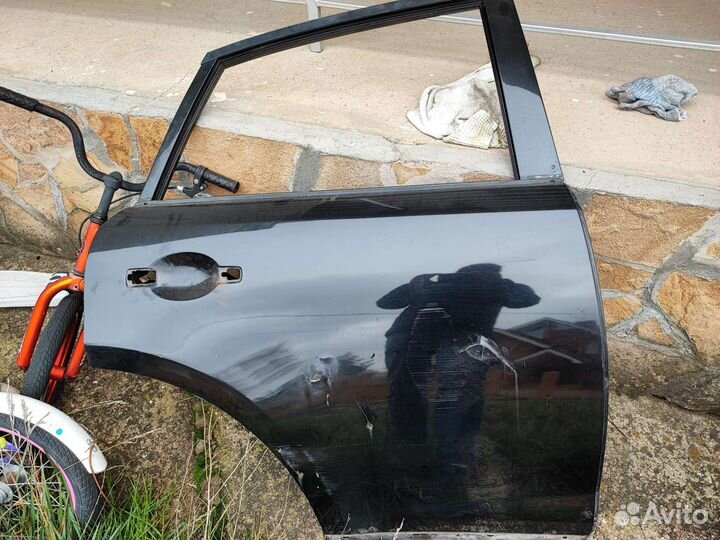Дверь правая задняя infinity fx35 2003 год