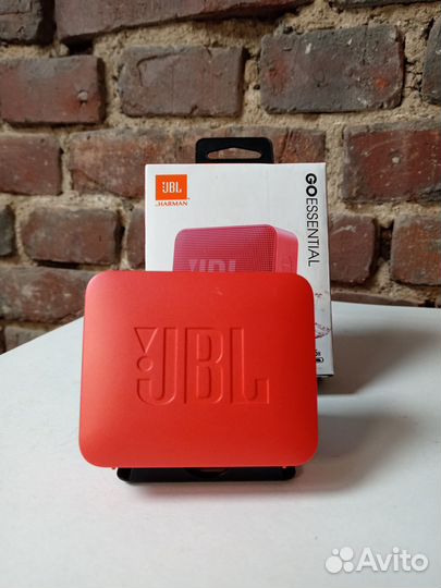 Портативная колонка JBL GO Essential