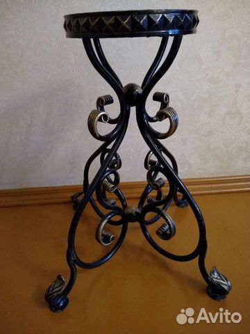 Подставка кованая для цветов