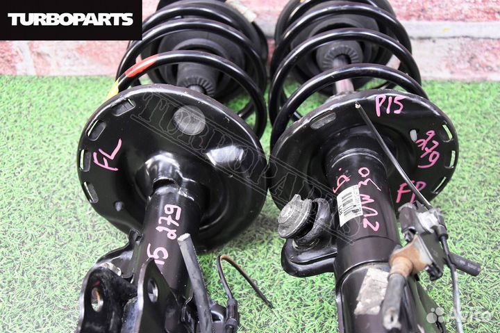 Стойки передние Toyota Prius ZVW30 2zrfxe