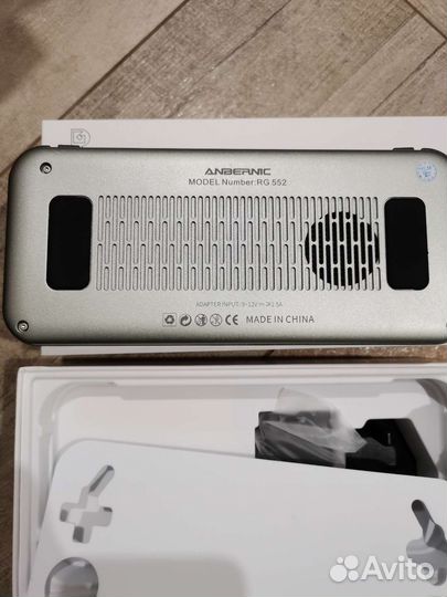 Портативная приставка Arbernic RG552