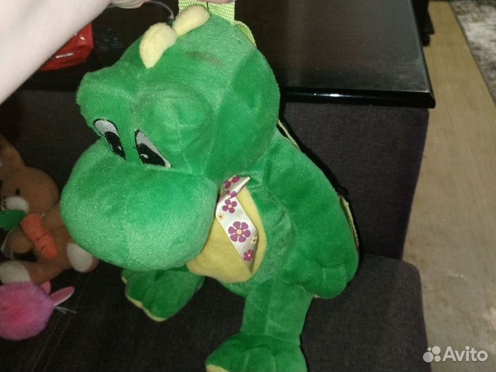 Мягкие игрушки и рюкзак детский