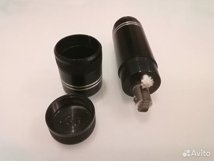 Винтажная бензиновая зажигалка