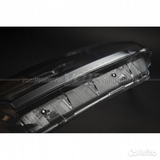 Стекло для фары Toyota Tundra / Sequoia (2006-2017