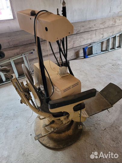 Стоматологическое кресло