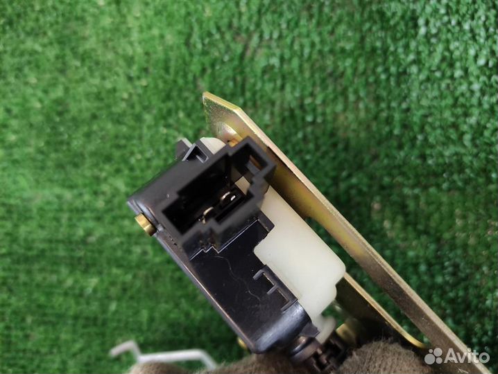 Замок крышки багажника volkswagen Touareg (7L) 20