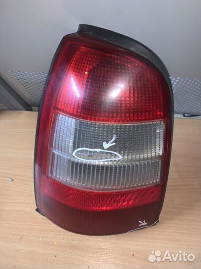 Фонарь задний левый Vectra b универсал до рест