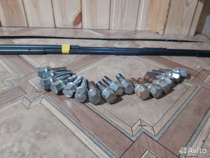 Болты колесные