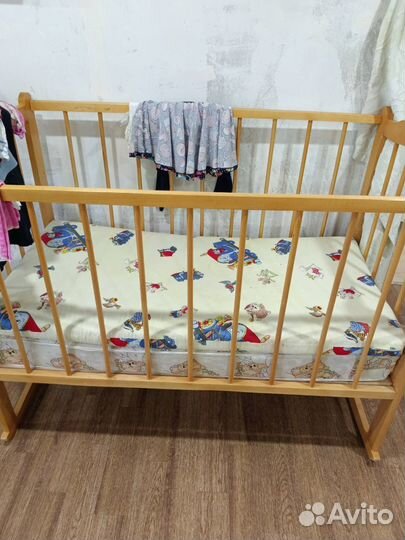 Детская кроватка
