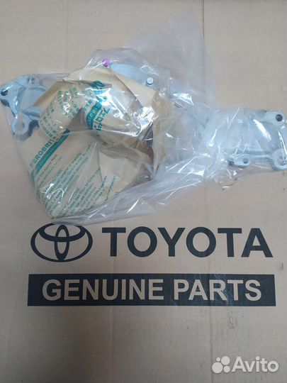 Помпа водяная Toyota Land Cruiser Prado 150