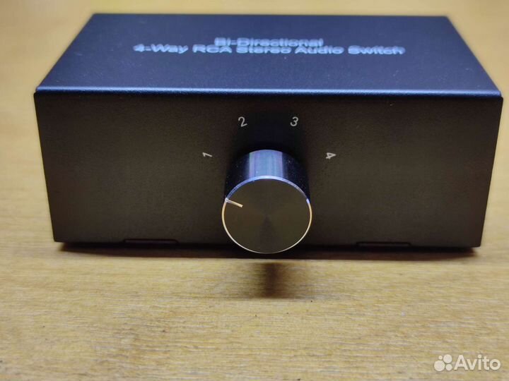 Селектор входов RCA на 4 источника