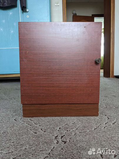 Тумба прикроватная