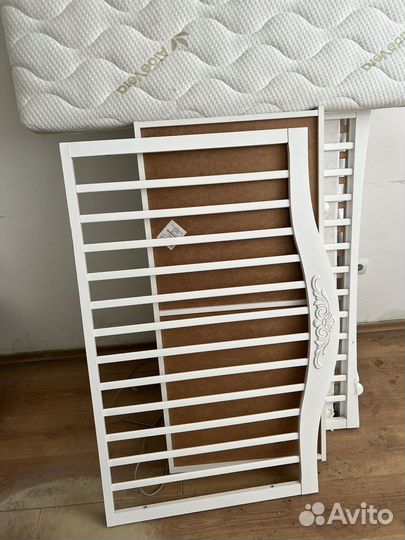 Детская кроватка