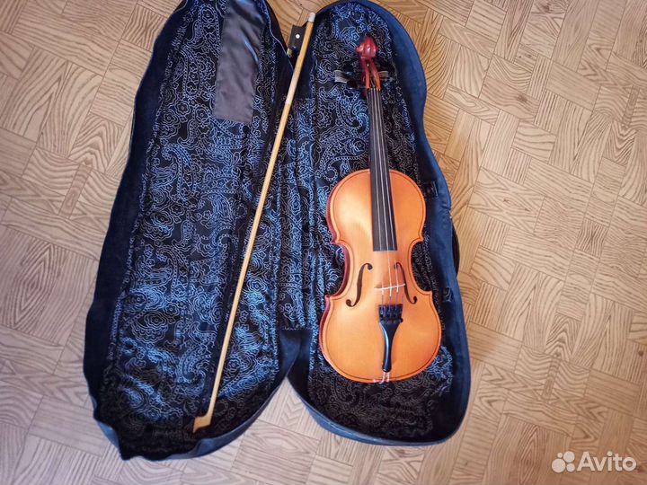 Продам скрипку с футляром
