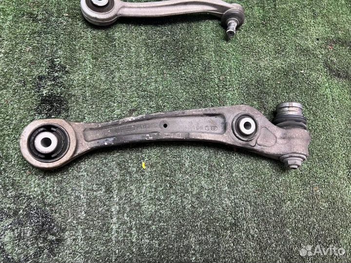 Комплект передних правых рычагов на Audi A6 (C7)