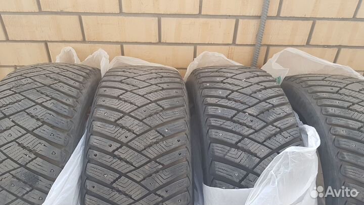 Goodyear Ultragrip Ice Arctic 225/55 R17