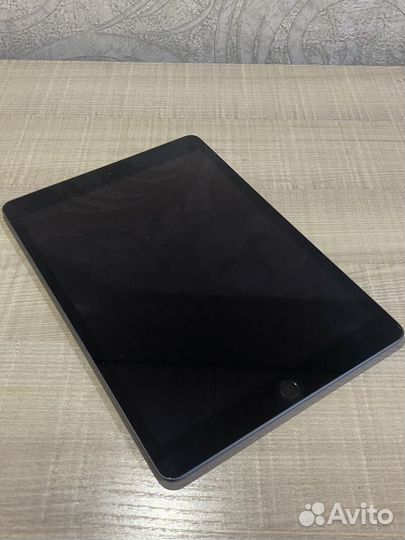 iPad 7 128GB LTE