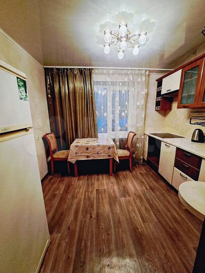 2-к. квартира, 68 м², 1/14 эт.