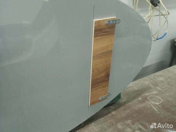 Овальное зеркало