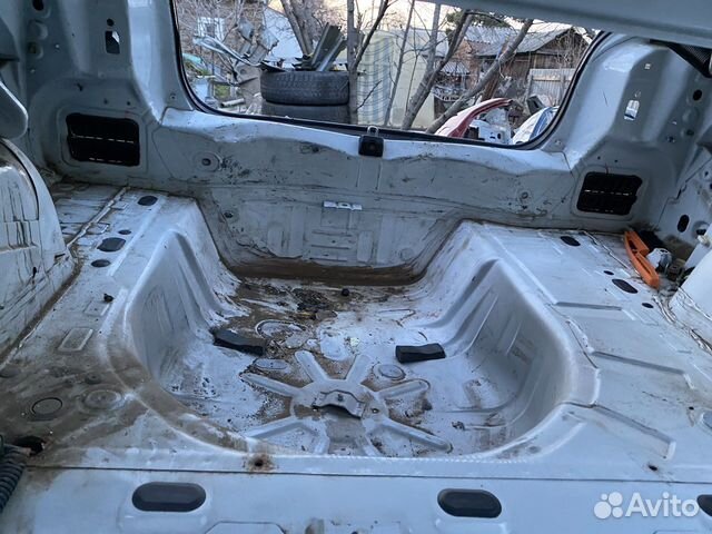 Задняя панель с ванночкой. Рено - Логан, 2