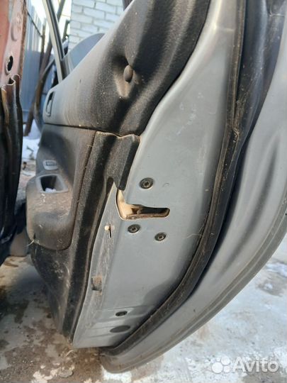 Замок двери Ланцер 9