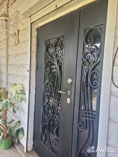 Кованая входная дверь