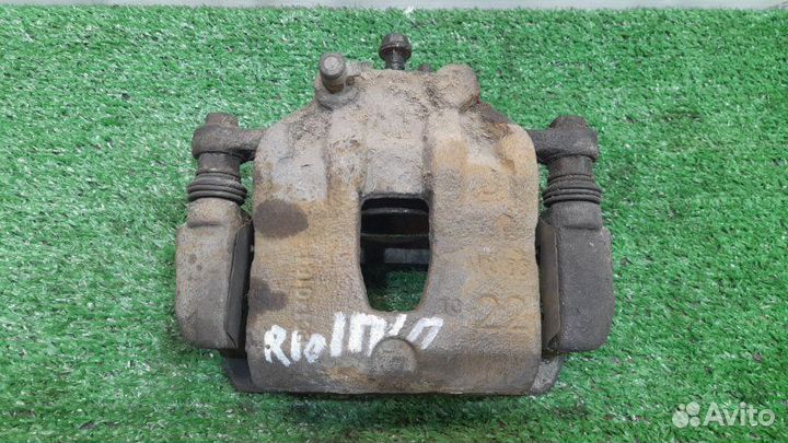 Суппорт передний правый Kia Rio 3 1.6 G4FC AT 2012