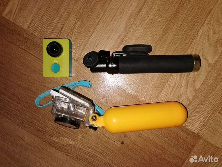 Xiaomi Yi Basic Action Camera + sd32 + аквабокс