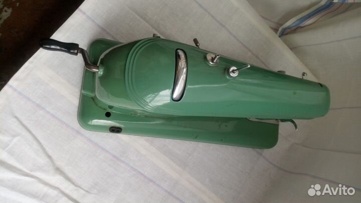 Машинка швейная