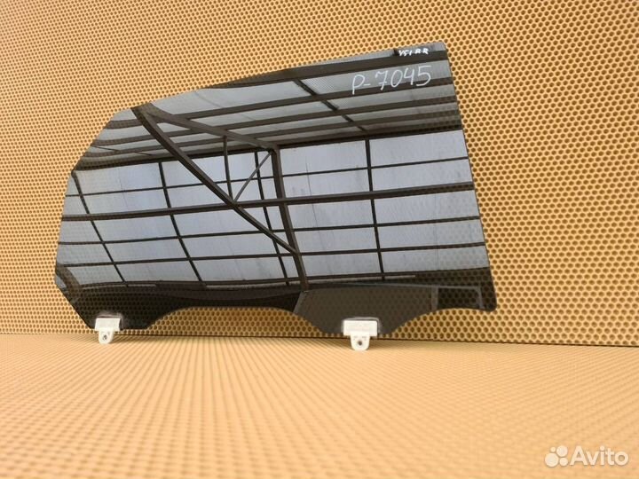 Стекло двери заднее правое Infiniti M Q70 Y51